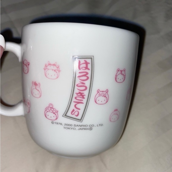 Sanrio Hello Kitty porcelain mug - Picture 3 of 4